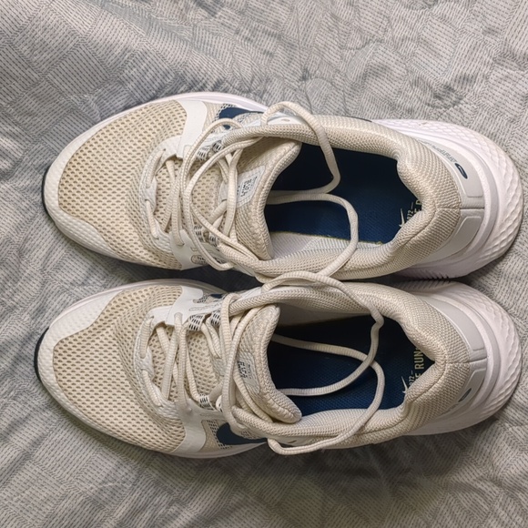 Men's Nike Run Swift 2 in the "Summit White/Valerian Blue" colorway.  - Picture 6 of 16